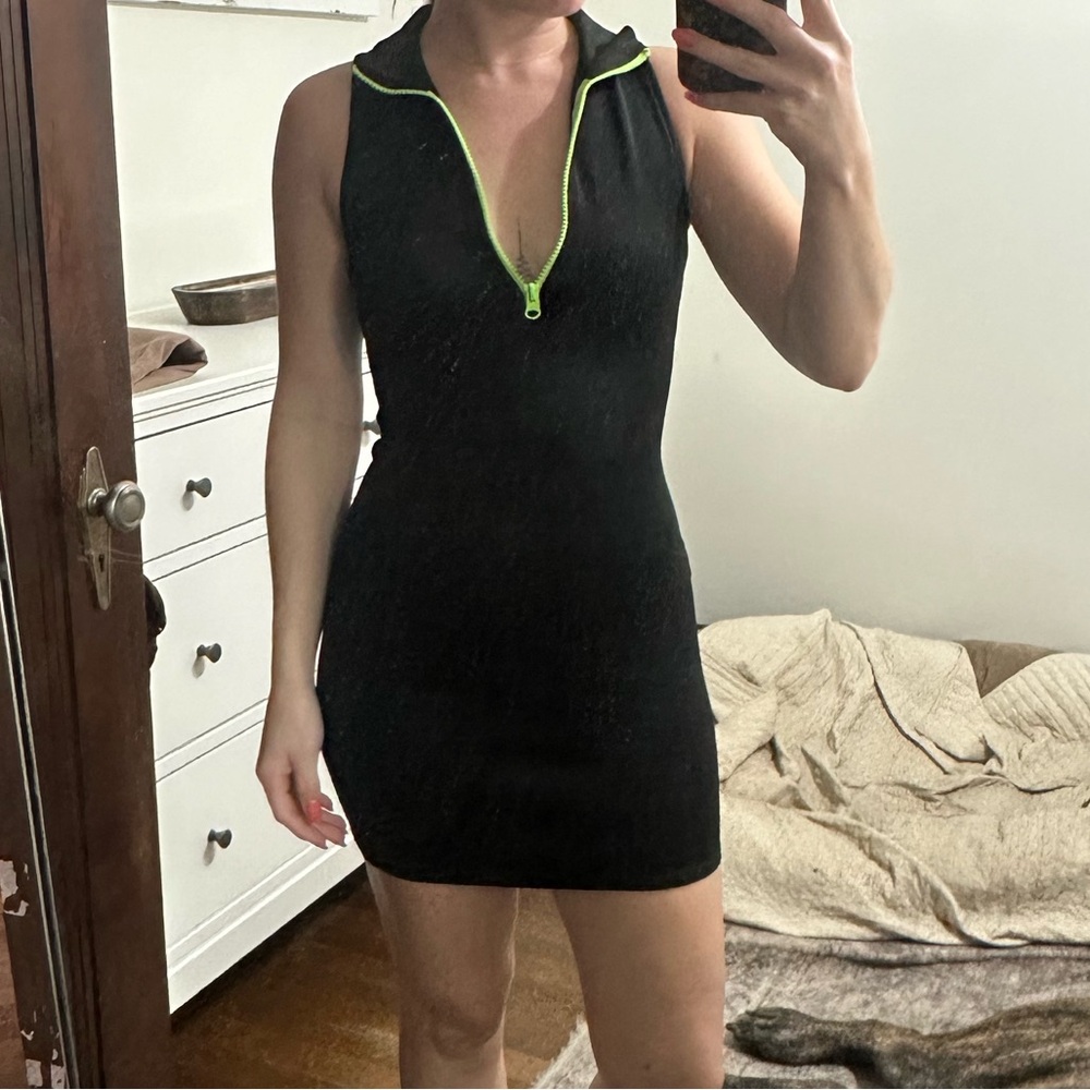 Dress - Picture 4 of 4